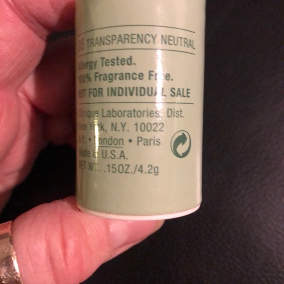 CLINIQUE FACE POWDER - Picture 3 of 5